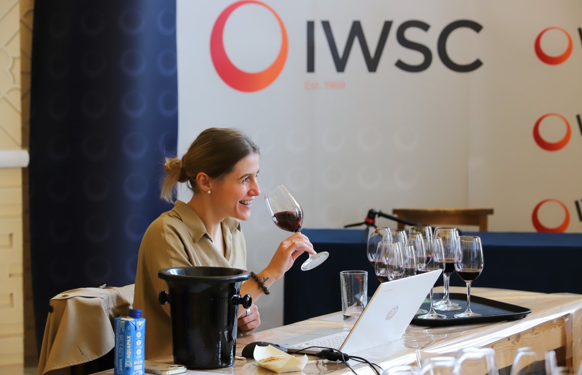 IWSC 2024 Wine Judging. Judges’ deliberations on Spanish wines